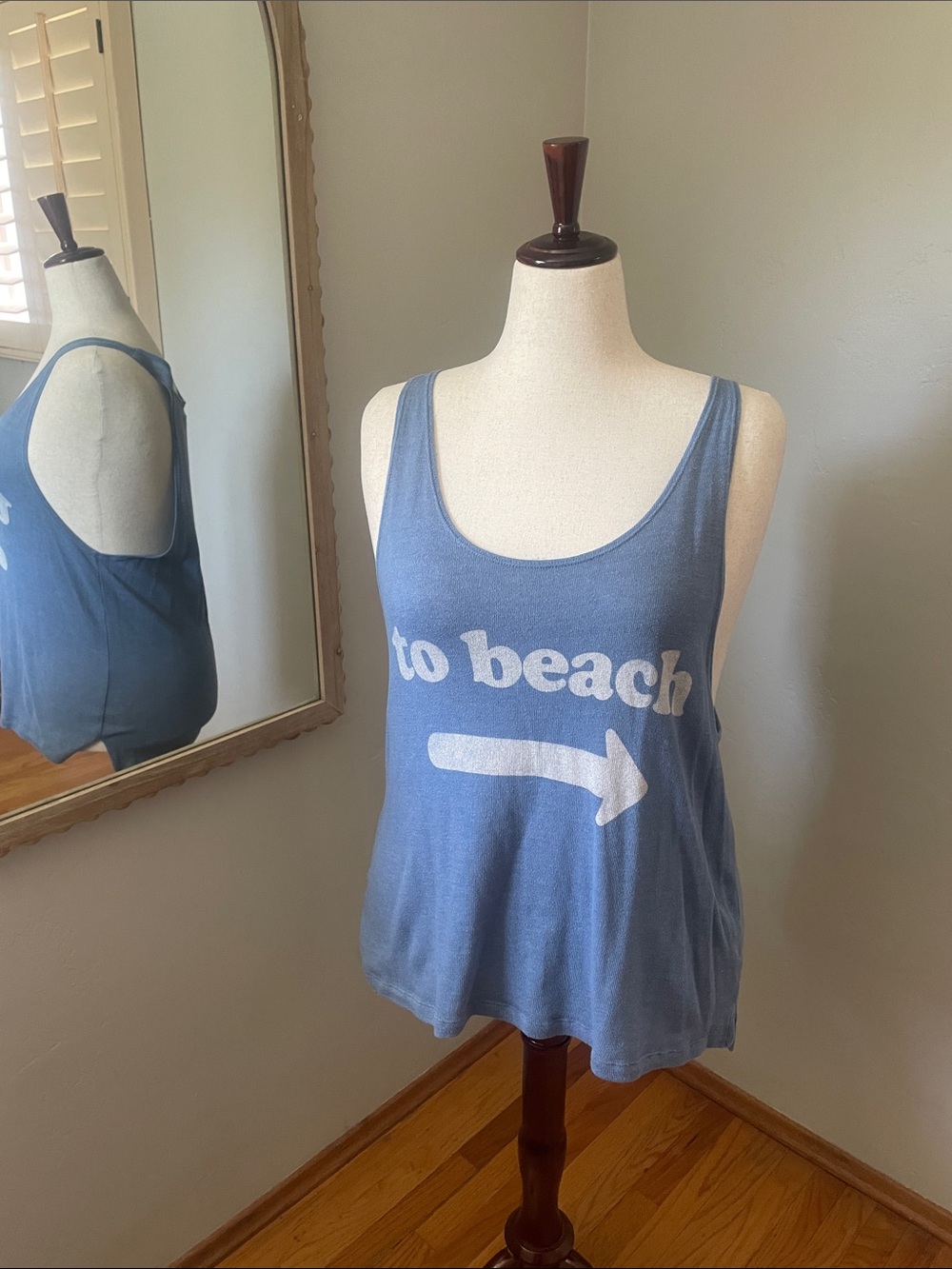 Lg wildfox Women’s Blue 'to beach' Graphic Tank Top